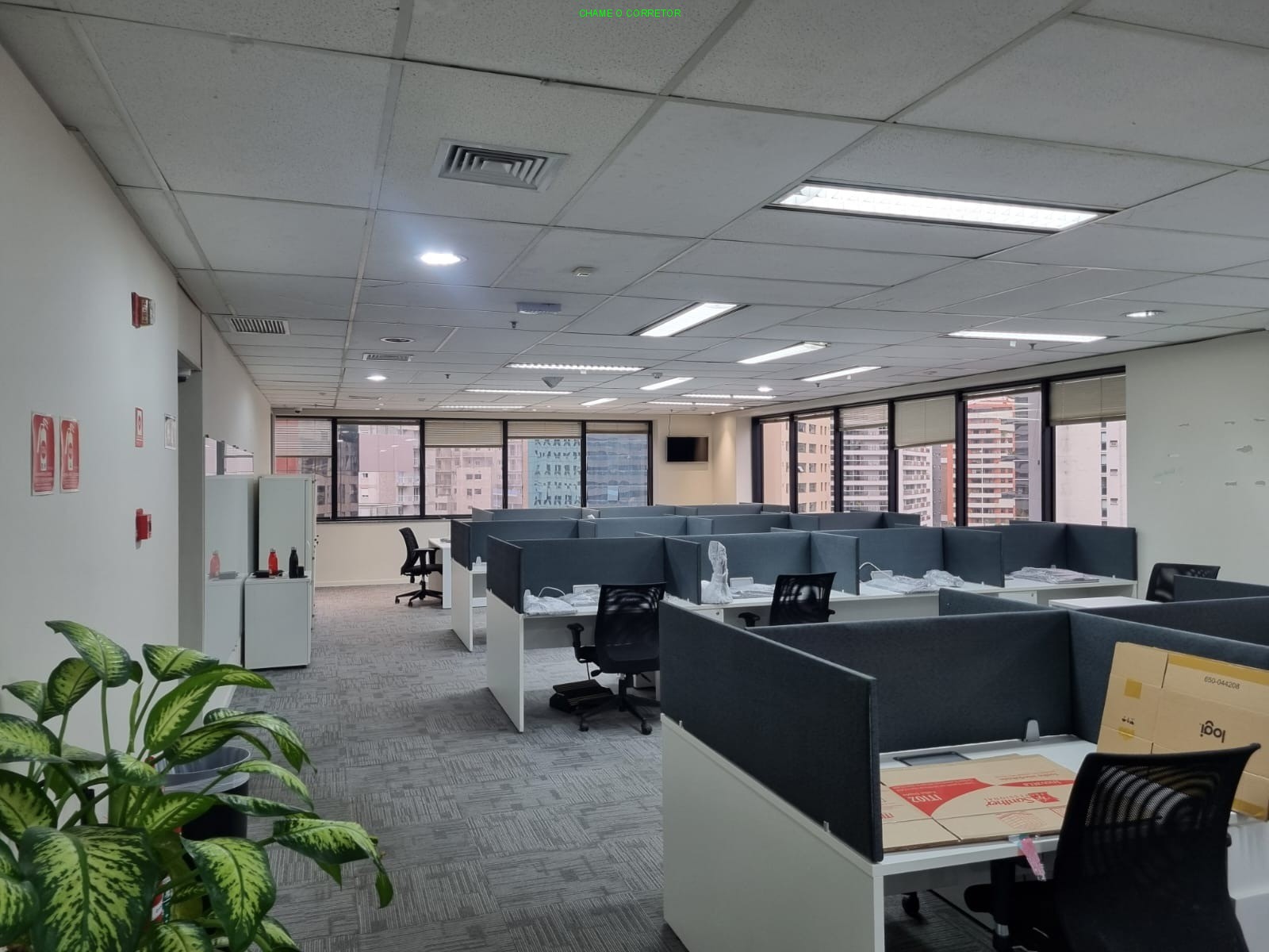 ANDAR CORPORATIVO MOBILIADO 598M e 18 vagas